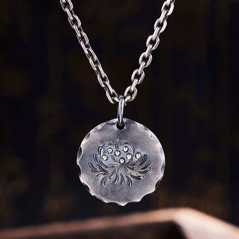 Lycoris Necklace